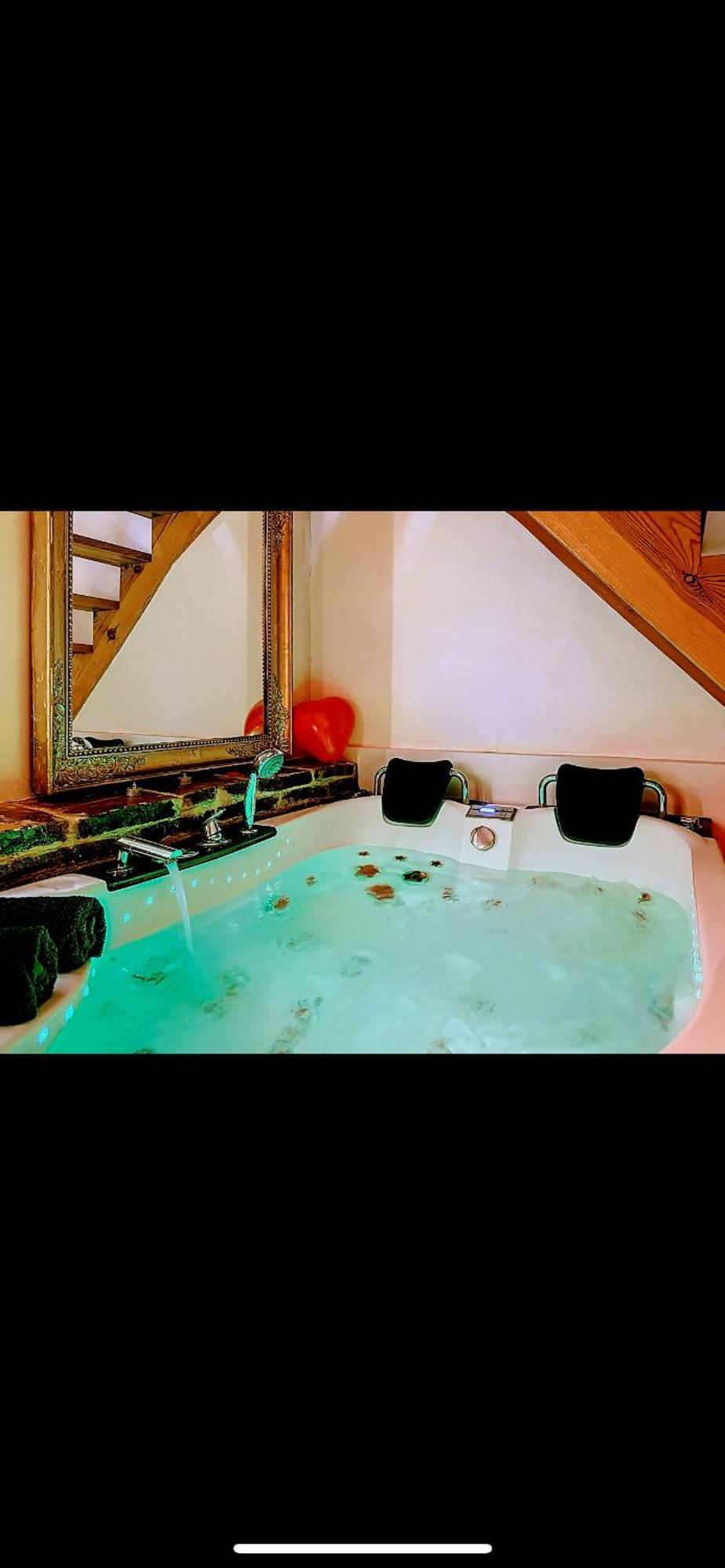 L'Antre Vue - Jacuzzi Au Chateau Belberaud Exterior foto